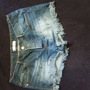 No Boundries, studded, denim, short shorts w/fringe, Size 17.